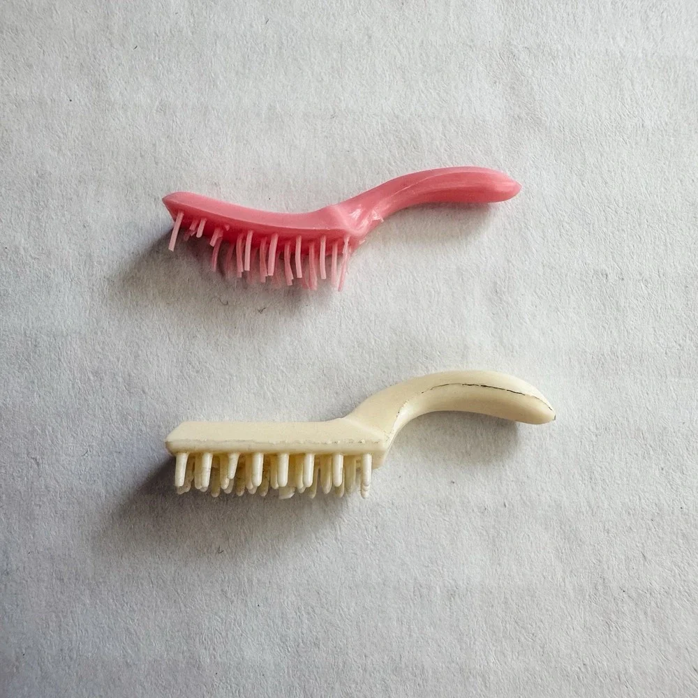 (2) Vintage 1960s 1970s Barbie Pink Brush White‎ Brush